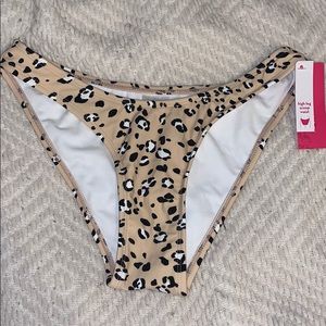 High leg scoop bikini bottoms